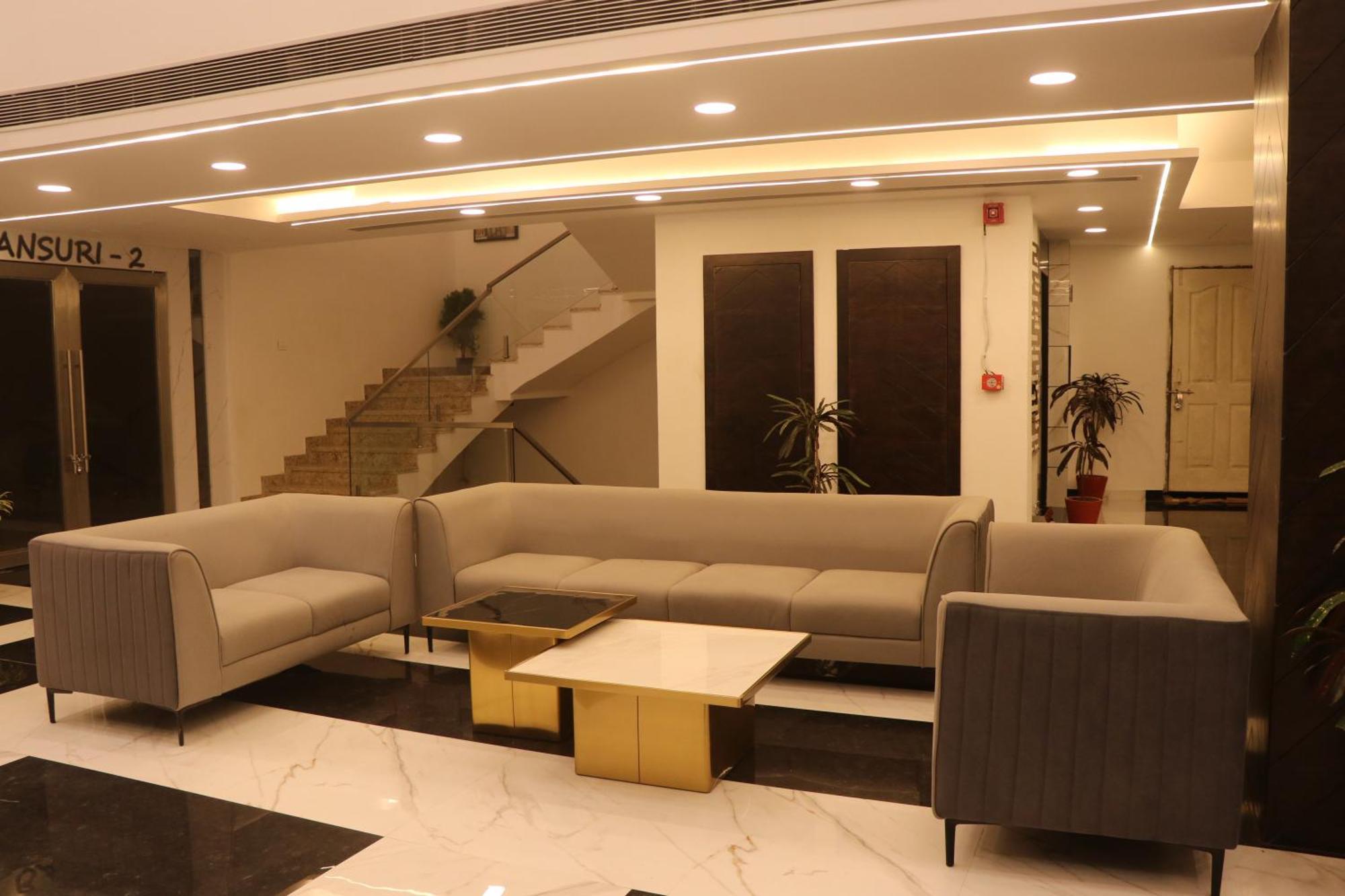 Hotel Kadamb Tree จาบัลปูร์ ภายนอก รูปภาพ