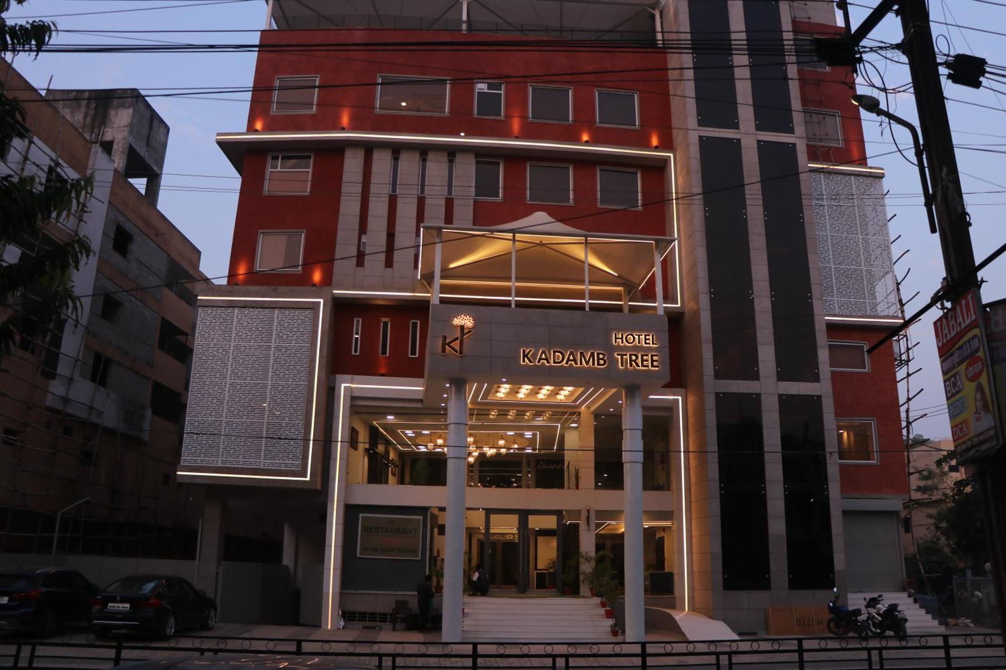 Hotel Kadamb Tree จาบัลปูร์ ภายนอก รูปภาพ