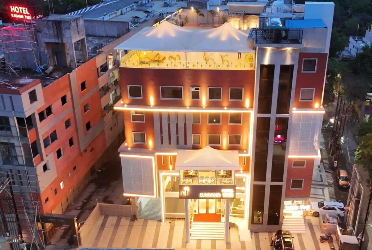 Hotel Kadamb Tree จาบัลปูร์ ภายนอก รูปภาพ